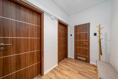 spacious flat near city center - Tap to explore photos