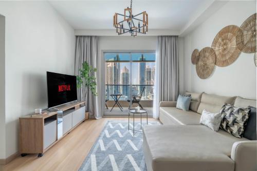 GuestReady - Splendid Stay in Dubai Marina - Tap to explore photos
