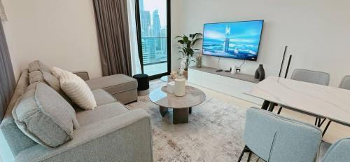 Premium 2br Apt Burj Khalifa View Pool Access - Tap to explore photos
