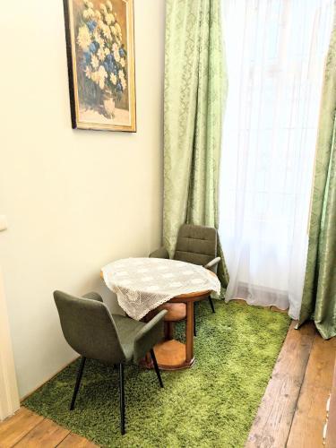 Historical stylish apartment - Tap to explore photos