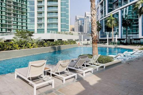 Famous Address JBR HIGH FLOOR Sea View - Tap to explore photos