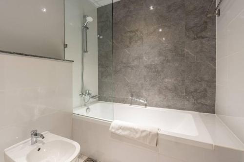 Breathtaking 1Bed with balcony in Al Habtoor city - Tap to explore photos