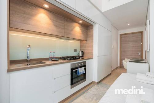Studio One - Dubai Marina - Pool, Sauna, Hammam and Gym - Tap to explore photos
