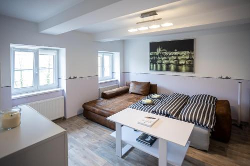 Spacious Apartment 20 Min from National Theatre