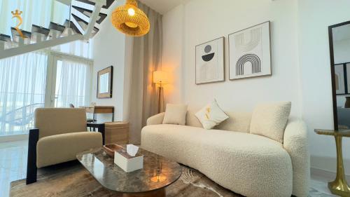 Oasis Grove Stylish 2BR Retreat in Masdar City - Tap to explore photos