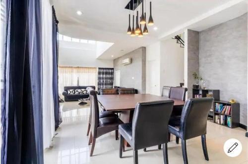 Duplex Apartment In Bukit Bintang For Rent - Tap to explore photos