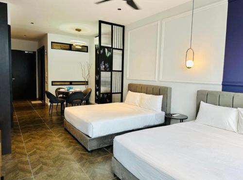 Scarletz Suites KLCC by Summertime