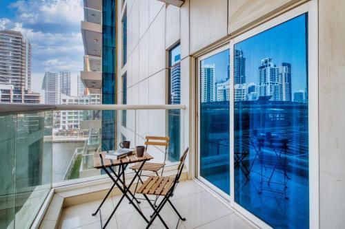 ShoresInn - Elegant 1BR in Dubai Marina