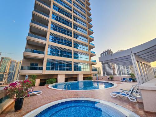 EasyGo- Comfy STU in Dubai Marina -Zum04 - Tap to explore photos