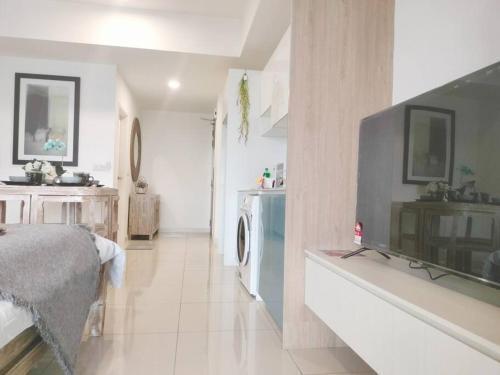 Charming Stay in the Heart of Kuala Lumpur 100Mb - Tap to explore photos
