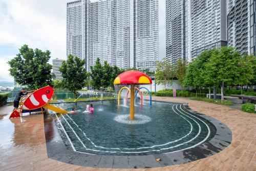 Sunlight 4BR 9pax MVertica Sunway Velocity Mall
