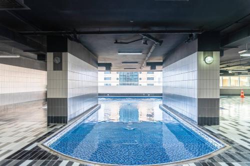 Spacious & Cosy 1BR in Marina