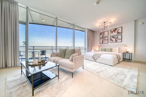 Grand Studio at Sky Gardens DIFC by Deluxe Holiday Homes - Tap to explore photos