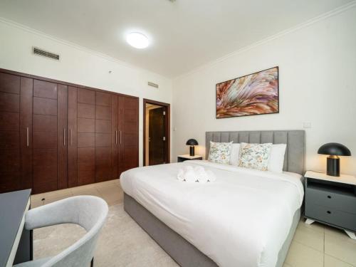Downtown 1 Bed with a Pool Side Burj Khalifa View - Tap to explore photos