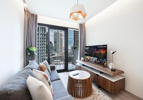 Exclusive 1 BR - 5 minutes From Burj Khalifa - Tap to explore photos