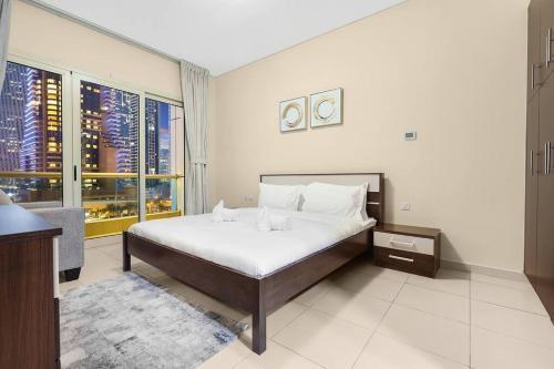 FIRST CLASS 1BR Charming Marina Escape - Tap to explore photos