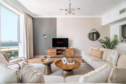 GuestReady - Luxurious nest direct on JBR Beach - Tap to explore photos