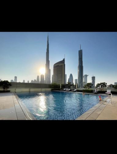 Downtown views-access to Dubai Mall! - Tap to explore photos