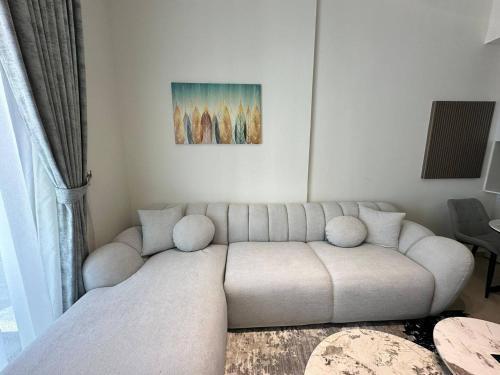 Stunning Brand New 1-bedroom Apartment In Jvc - Tap to explore photos