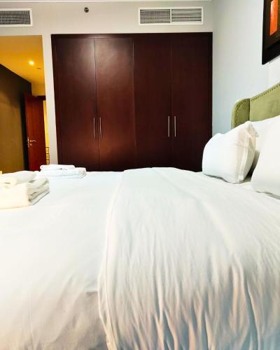Charming & Comfortable 1BR Jumeirah Bay X1 JLT