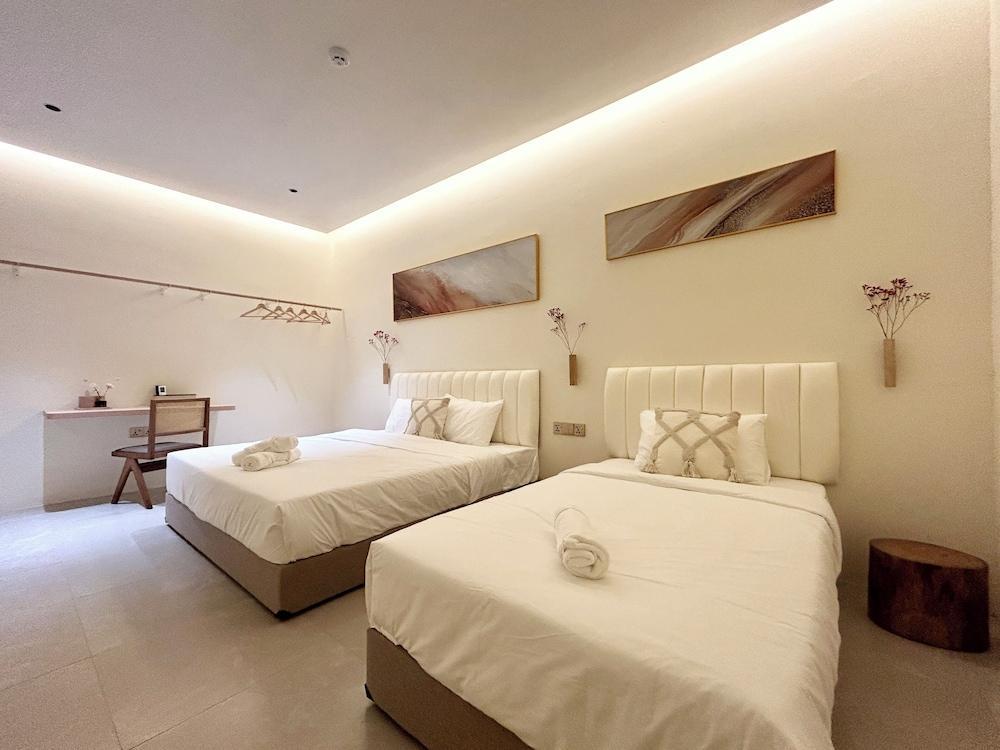 ONE18 Boutique Hotel - Kuala Lumpur Room Type - Deluxe Triple Room