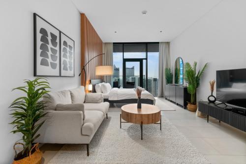 Waves - Chic High-Floor Studio Retreat with Canal Views - Tap to explore photos