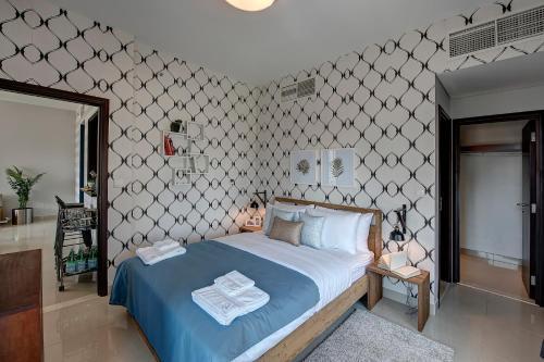Luxury 1 Bedroom Burj Khalifa Downtown - Tap to explore photos