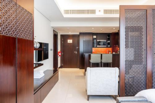 Residencial Apartments in Address Downtown connected to Dubai Mall - Tap to explore photos
