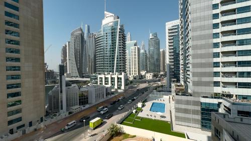 Dubai Marina - 1 BHK Classy Apartment