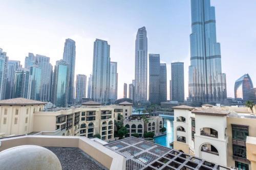 Full Burj Khalifa Views 1BDR with Private Hot Tub - Tap to explore photos