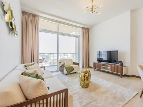 Elegant One Bed Apartment - Hameni Tower,JVC - Tap to explore photos