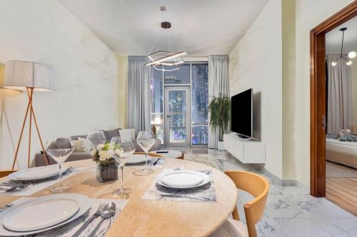 FIRST CLASS 1BR Captivating City Views - Tap to explore photos