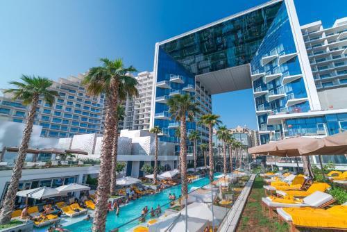 Superluxury Apartment in FIVE Palm, Pool & Beach Access