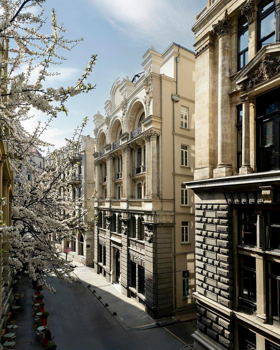 Les Temps Istanbul Karakoy, Curio Collection by Hilton