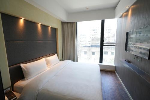 Epoch Hotel Room Type - Standard Double Room