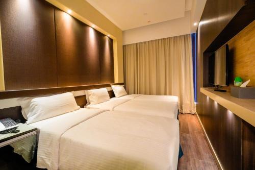 Epoch Hotel Room Type - Standard Triple Room