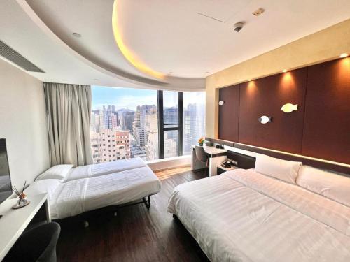 Epoch Hotel Room Type - Deluxe Quadruple Room
