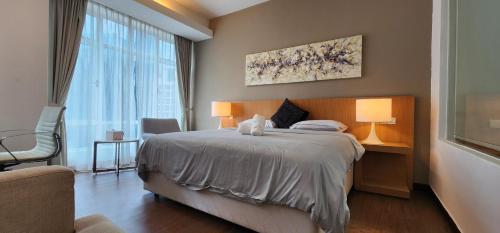SUPER KING BED STUDIO walking distance to Petronas Twin Tower by Zen Glo