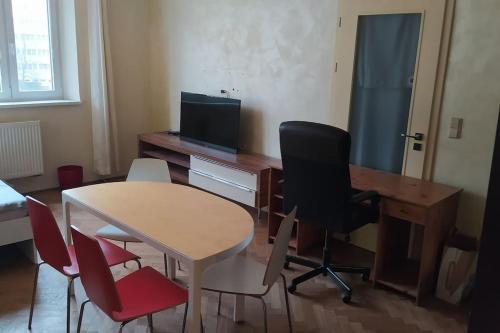 Spacious modern 3 bedroom aparment - Tap to explore photos