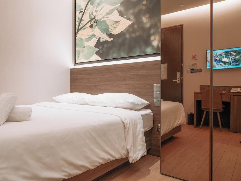 A Hotel Bugis 11Hrs Stay From 8PM To 9AM - Tap to explore photos