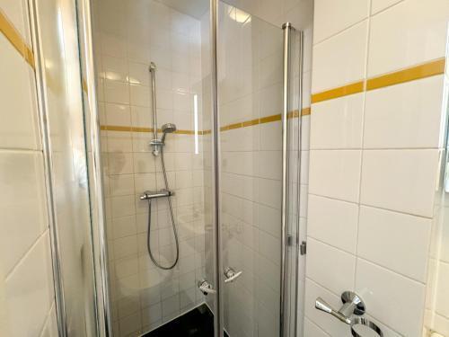 Yourbnb Suites Haarlemmerstraat - Tap to explore photos