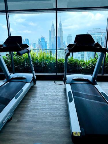 The Colony Stay Well studio with KL View - Tap to explore photos