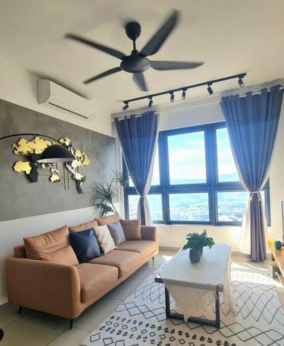 Spacious 3 bedroom suite at Cheras Maluri MRT A48 - Tap to explore photos