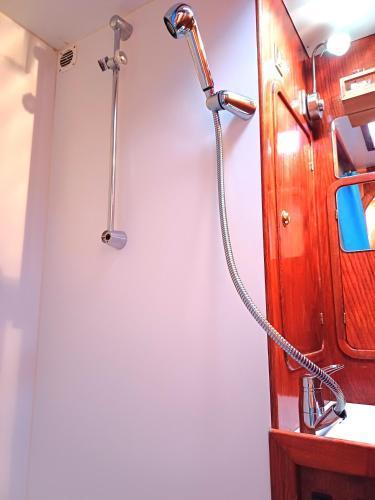 Motorjacht At Ease Room Type - Cabin on Boat