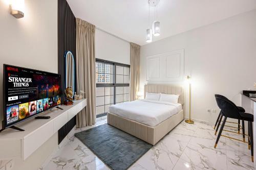 Relaxing Studio In Exciting Dubailand District - Tap to explore photos