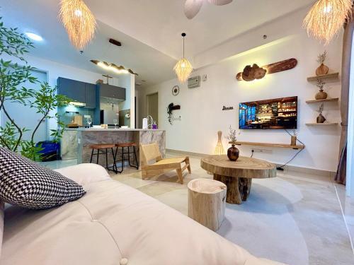 The Little Bali - Romantic Room - Trion 2 - Tap to explore photos
