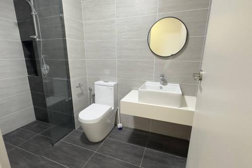 Comfy studio suite Free Parking Netflix Trion C3208St KL - Tap to explore photos