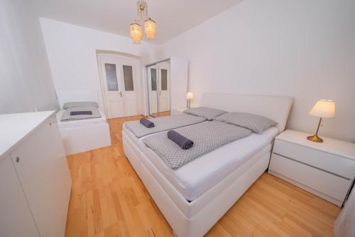 2 Bob's Apartment - 2 bedrooms with King Size beds