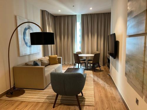 Jumeirah living flat Marina Gate - Tap to explore photos