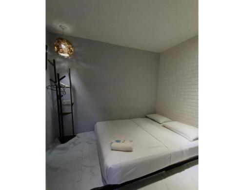 EXPRESS OYO HOTEL - Tap to explore photos